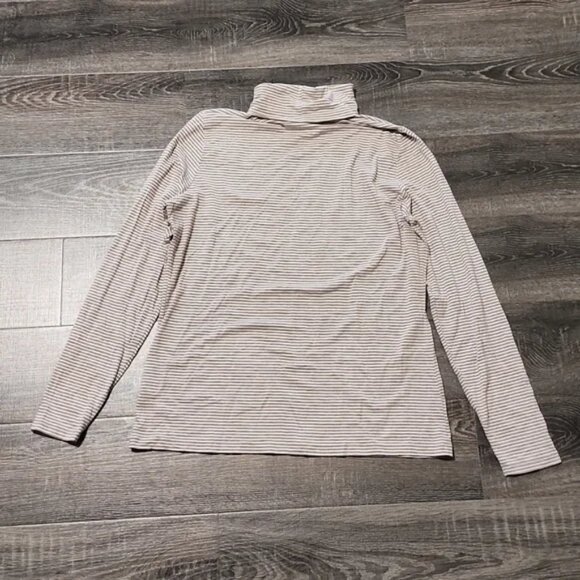 🌷 Lands' End striped Turtleneck 🌷 - Picture 3 of 3